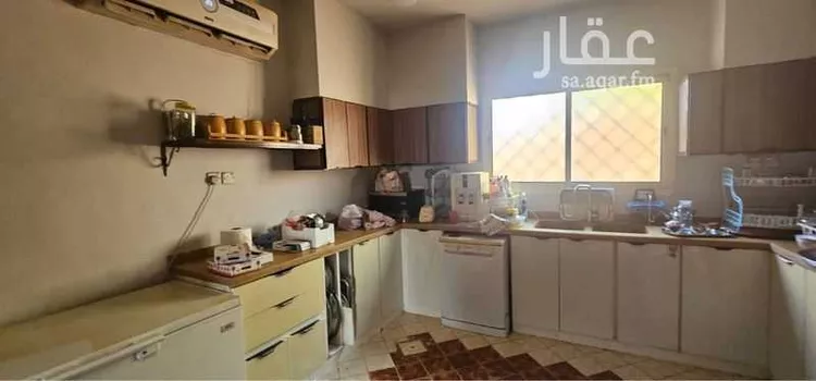 فيلا للبيع في شارع الملك عبدالعزيز, حي الجامعة, مدينة ثادق, منطقة الرياض صورة 2