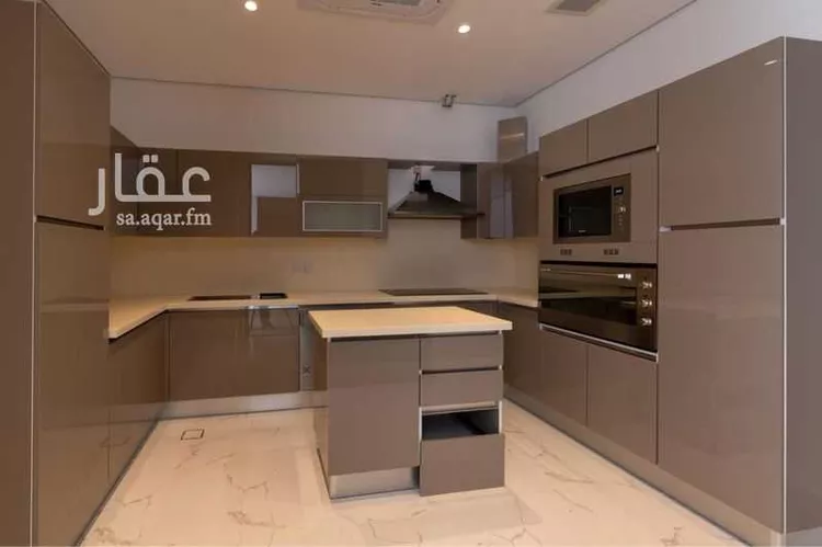 فيلا للبيع في شارع الأمير سعد بن سعود بن فيصل, حي المعذر الشمالي, مدينة الرياض, منطقة الرياض صورة 3
