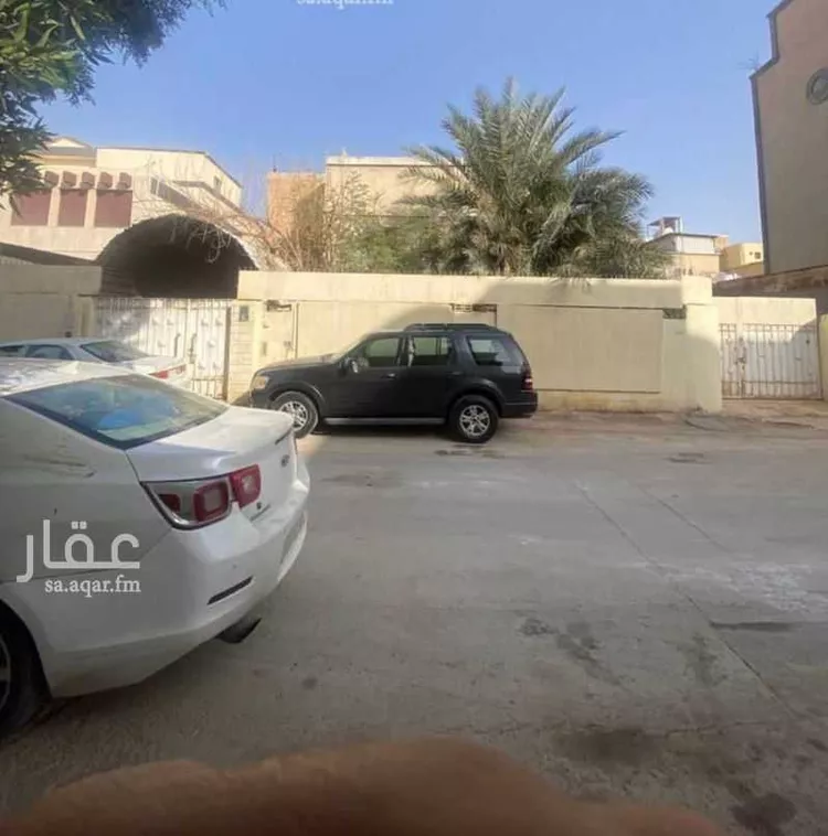 فيلا للبيع في شارع أبي المكارم البهاء, حي الملز, مدينة الرياض, منطقة الرياض صورة 3