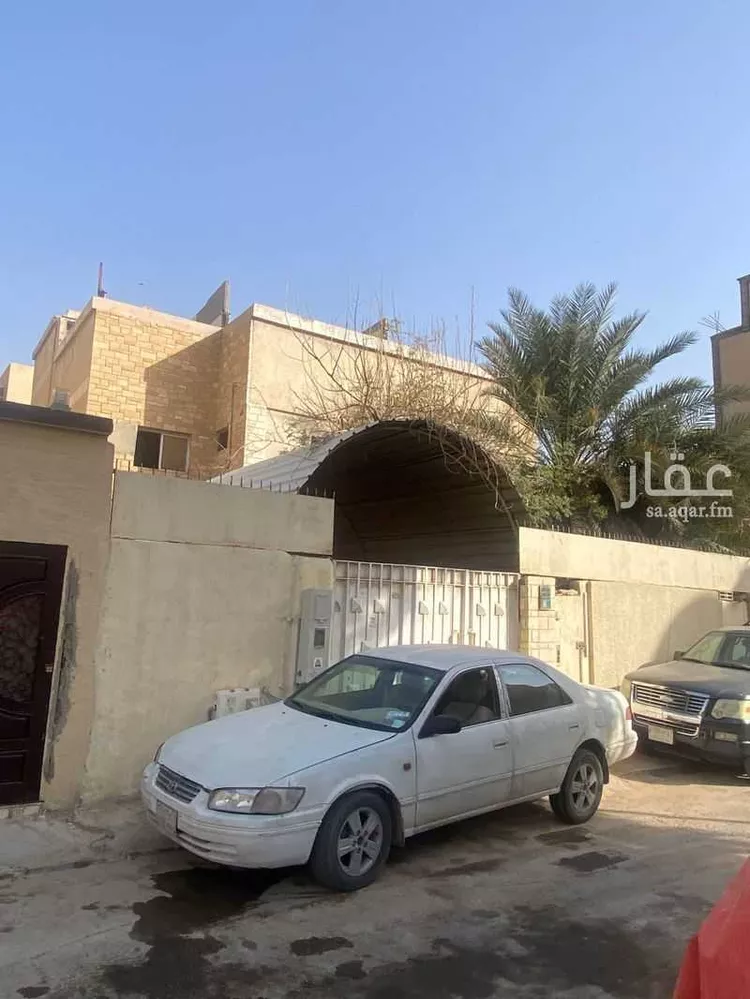 فيلا للبيع في شارع أبي المكارم البهاء, حي الملز, مدينة الرياض, منطقة الرياض صورة 3