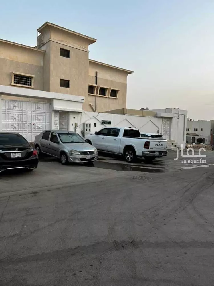 فيلا للبيع في شارع الحصين بن حمام المري, حي الربوة, مدينة الرياض, منطقة الرياض صورة 2