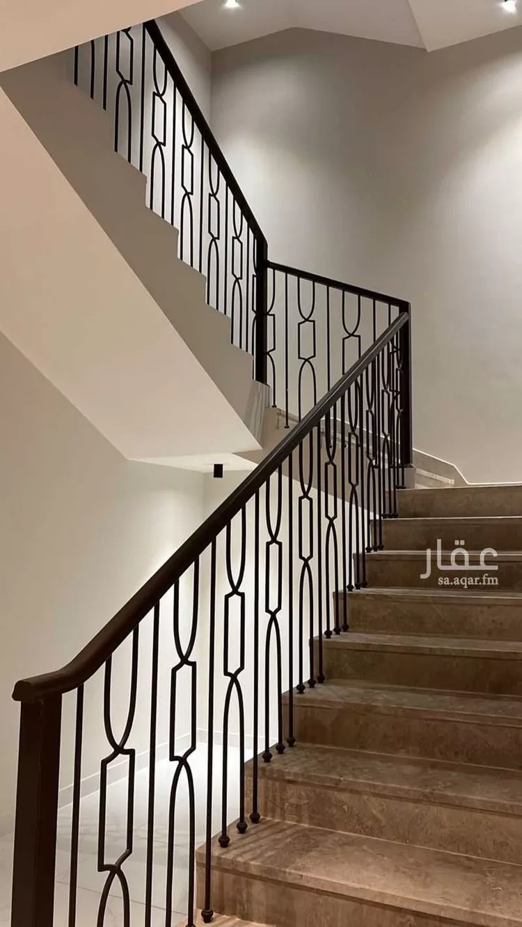 فيلا للبيع في شارع العام , حي الشفق, مدينة بريدة, منطقة القصيم صورة 3