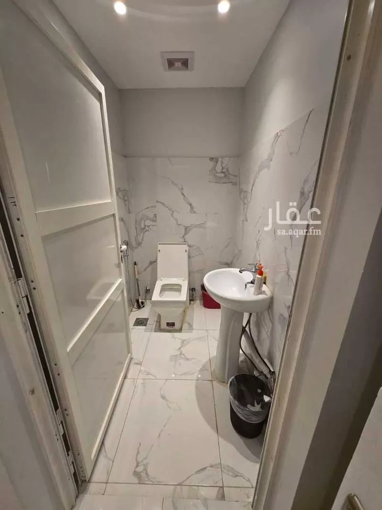 مكتب تجاري للإيجار في شارع انس بن مالك, حي الياسمين, مدينة الرياض, منطقة الرياض صورة 2