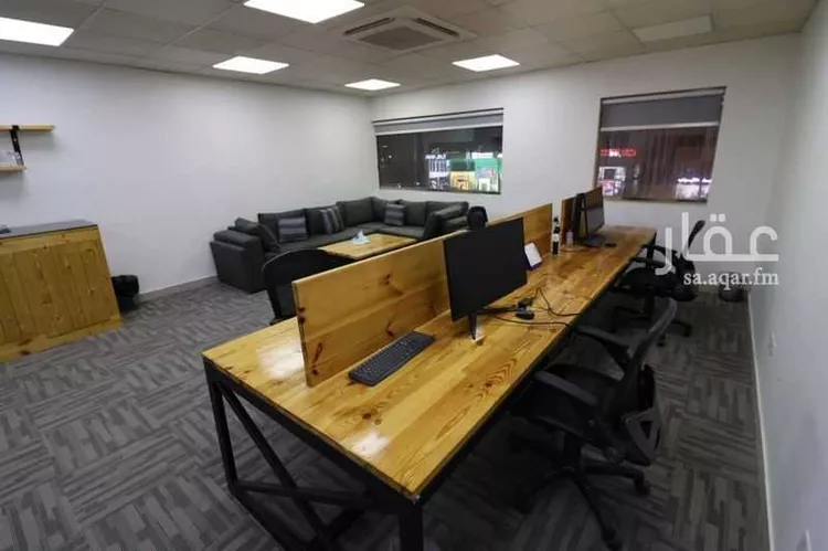 مكتب تجاري للإيجار في شارع انس بن مالك, حي الياسمين, مدينة الرياض, منطقة الرياض صورة 2