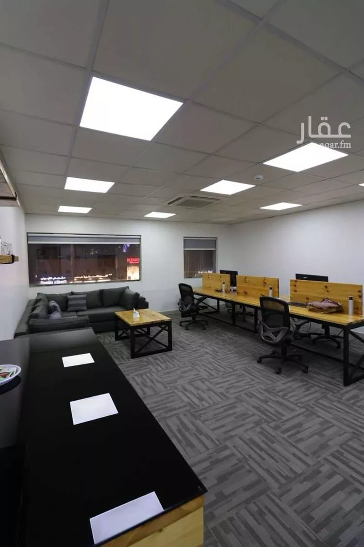 مكتب تجاري للإيجار في شارع انس بن مالك, حي الياسمين, مدينة الرياض, منطقة الرياض