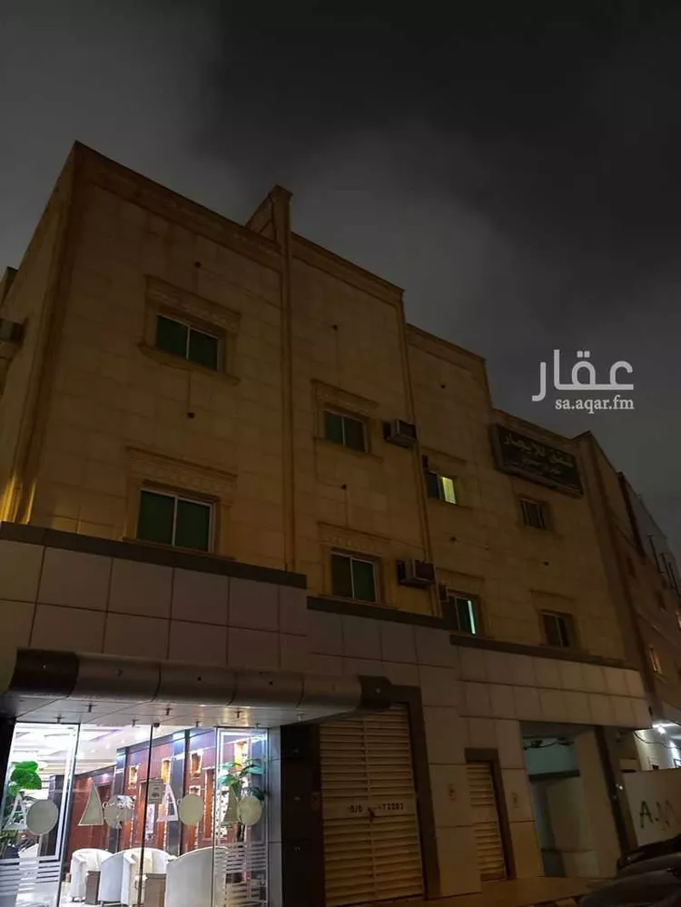 عمارة للبيع في شارع الفرزدق, حي الضباط, مدينة الرياض, منطقة الرياض