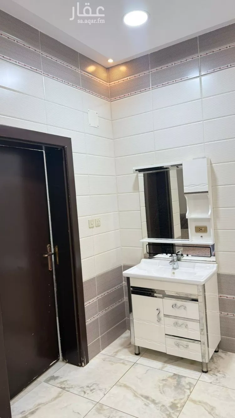 دور للبيع في شارع سليمان الحميضي, حي السالمية, مدينة بريدة, منطقة القصيم صورة 2