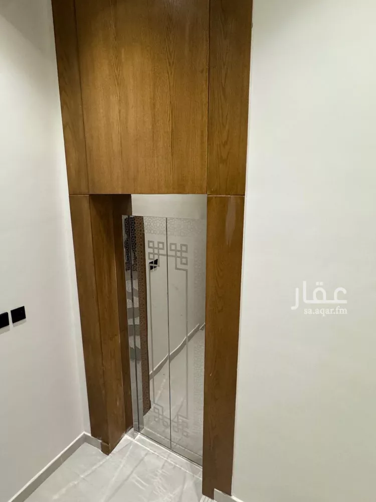 دور للبيع في شارع الشيخ عيسى بن سلمان ال خليفة, حي المعيزيلة, مدينة الرياض, منطقة الرياض صورة 2