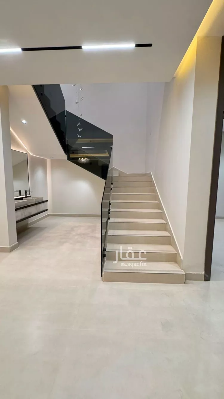 Floor for Sale in Riyadh Al Maizilah 19