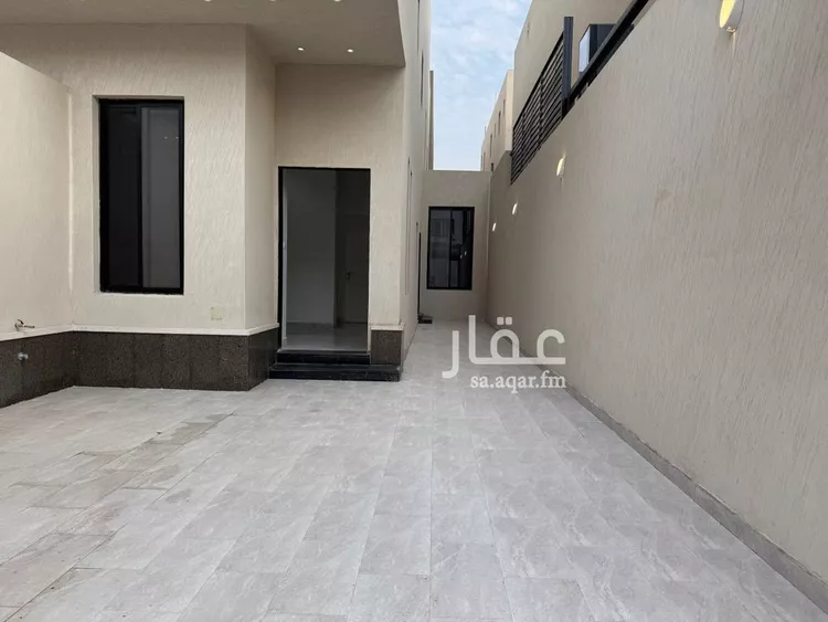 Floor for Sale in Riyadh Al Qadisiyah صورة 2