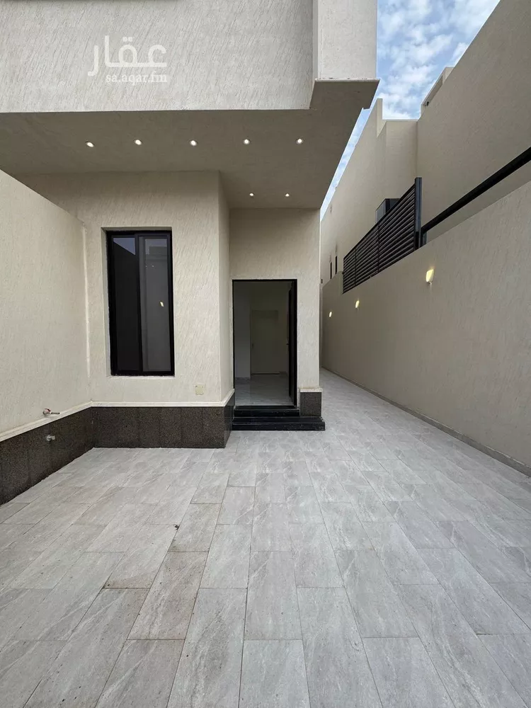 Floor for Sale in Riyadh Al Qadisiyah صورة 3