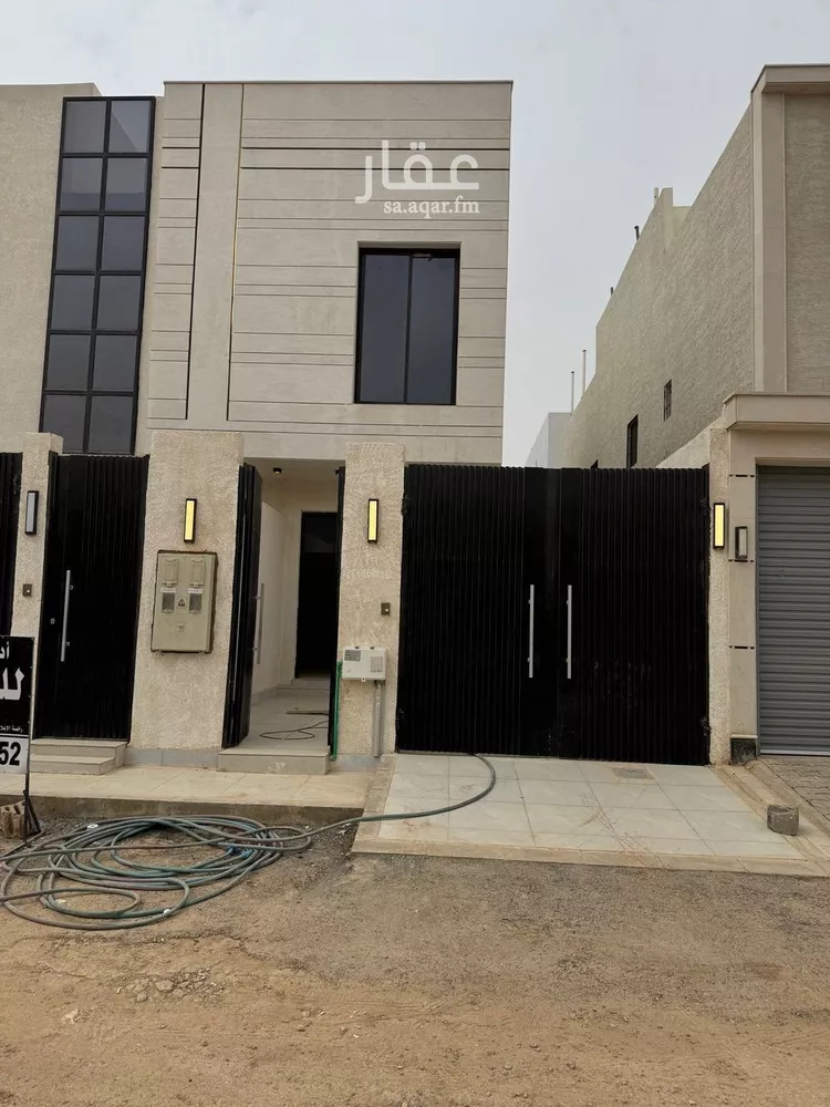 دور للبيع في شارع وادي جره, حي القادسية, مدينة الرياض, منطقة الرياض