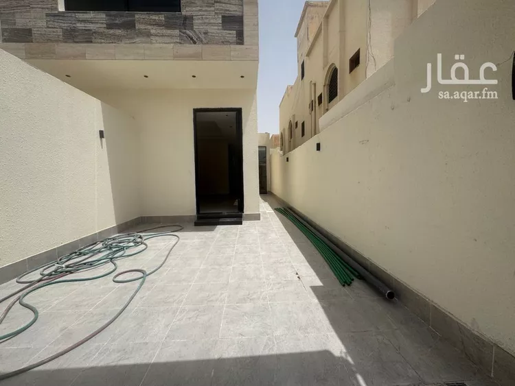 دور للبيع في شارع صالح بن محمد الحسني, حي الخليج, مدينة الرياض, منطقة الرياض صورة 2
