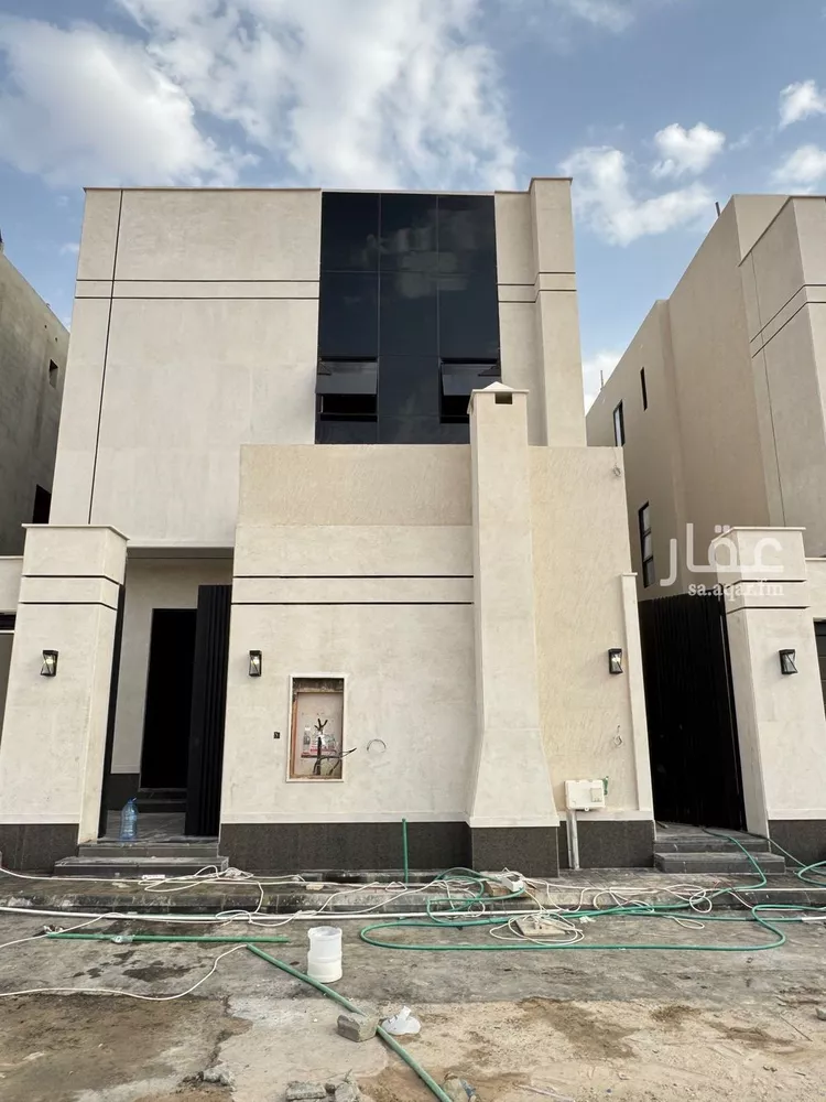 فيلا للبيع في شارع صلاح الدين الصفدي, حي الرمال, مدينة الرياض, منطقة الرياض صورة 3