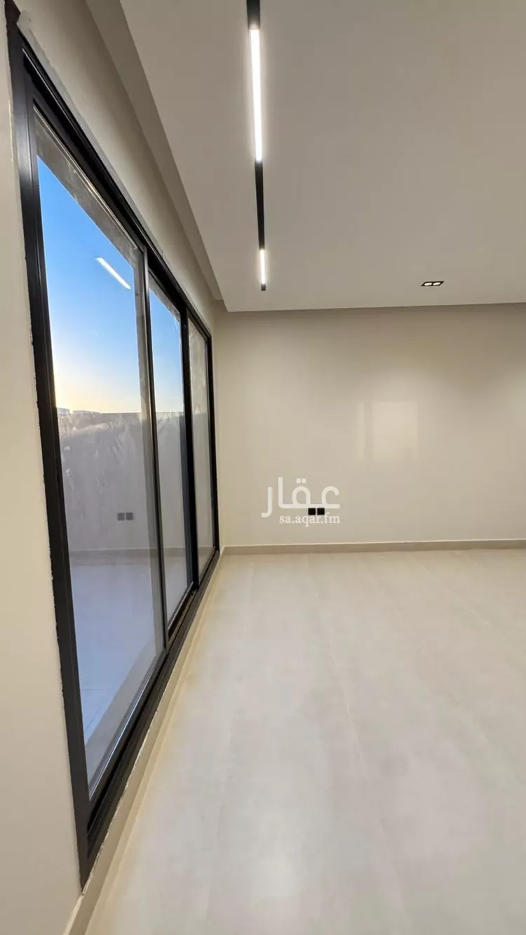 Floor for Sale in Riyadh Al Maizilah 24