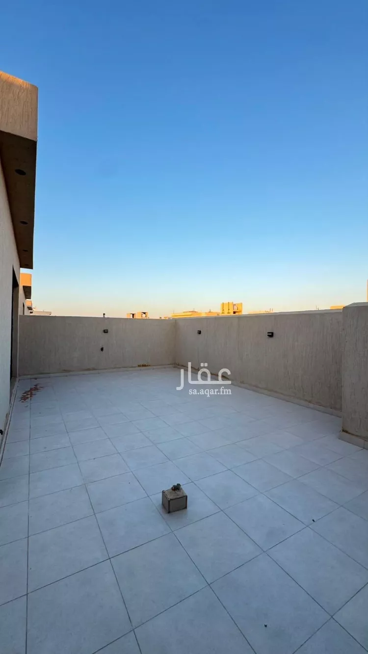 Floor for Sale in Riyadh Al Maizilah 26