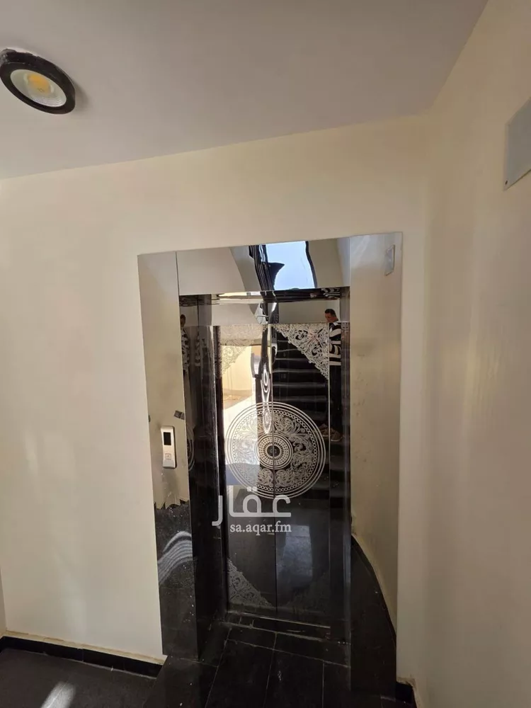 دور للبيع في شارع عبدالله الأنصاري, حي الخليج, مدينة الرياض, منطقة الرياض صورة 2