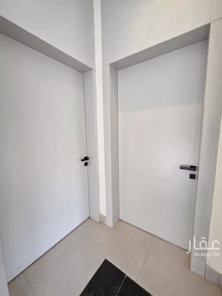دور للبيع في شارع عبدالله الأنصاري, حي الخليج, مدينة الرياض, منطقة الرياض صورة 3