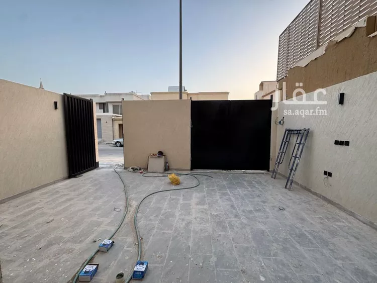 دور للبيع في شارع الغريسة, حي إشبيلية, مدينة الرياض, منطقة الرياض صورة 5