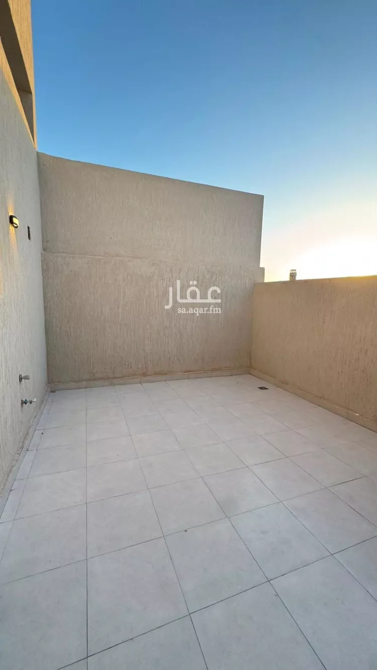 Floor for Sale in Riyadh Al Maizilah 28