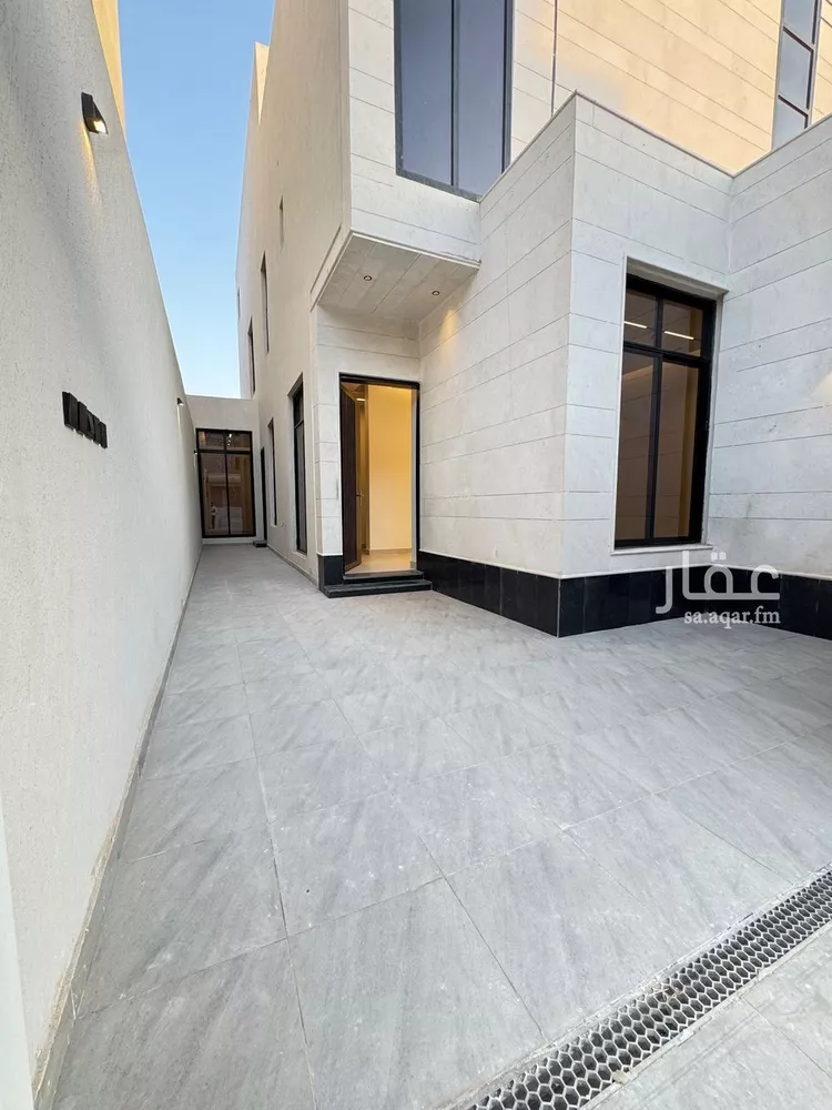 دور للبيع في شارع أحمد بن محمد الدلوالي, حي الرمال, مدينة الرياض, منطقة الرياض صورة 2