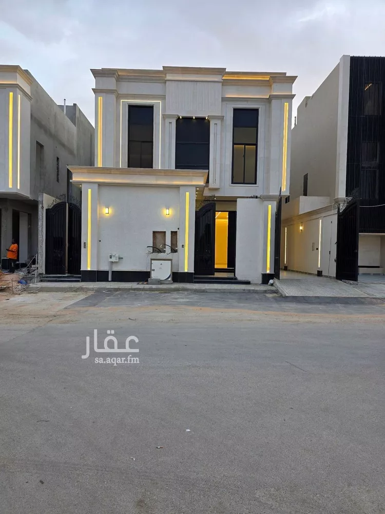 فيلا للبيع في شارع جبل العوينات, حي القادسية, مدينة الرياض, منطقة الرياض