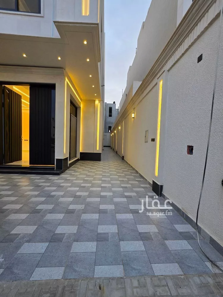 فيلا للبيع في شارع جبل العوينات, حي القادسية, مدينة الرياض, منطقة الرياض صورة 2