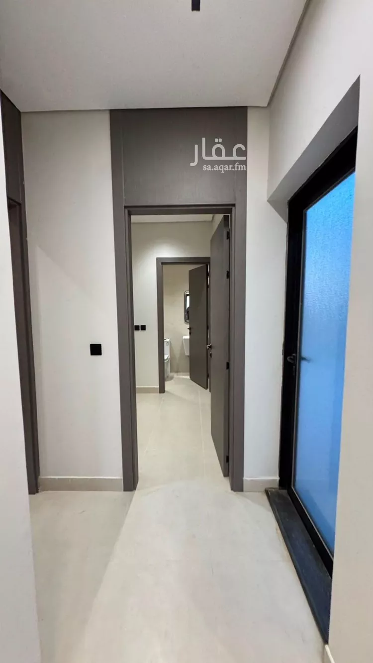 Floor for Sale in Riyadh Al Maizilah 21