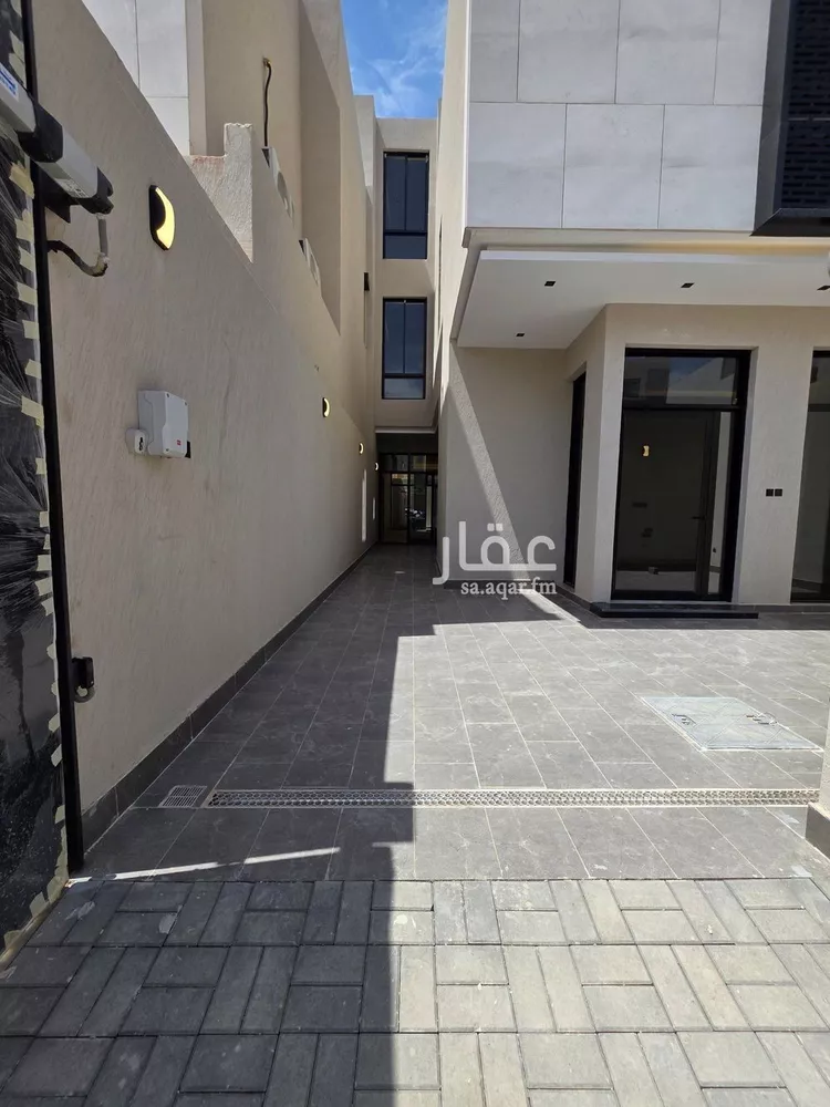 فيلا للبيع في شارع عبدالله الدملوجي, حي الملك فيصل, مدينة الرياض, منطقة الرياض صورة 3