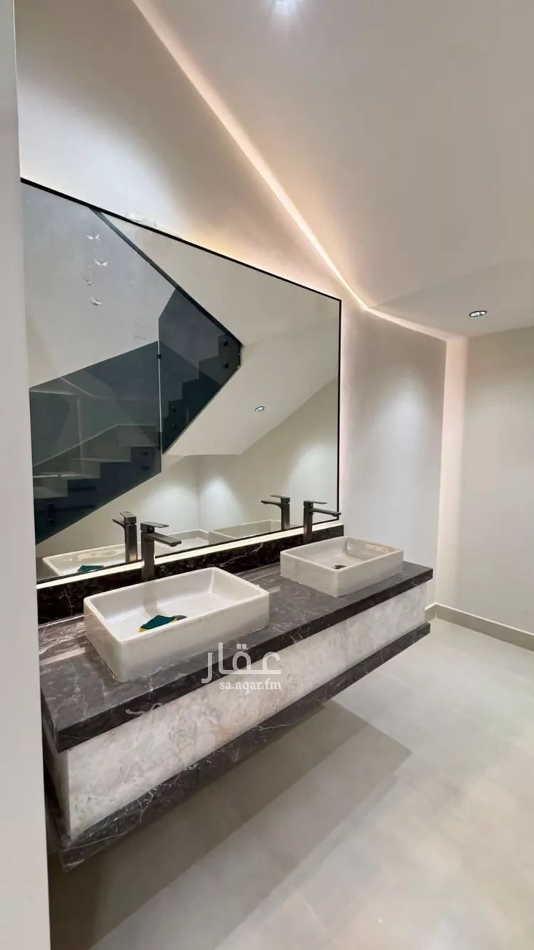 Floor for Sale in Riyadh Al Maizilah 14
