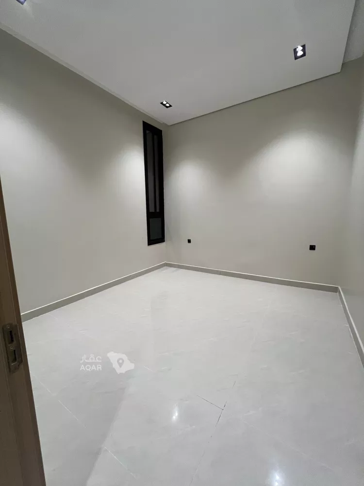 Floor for Sale in Riyadh Al Khaleej 10