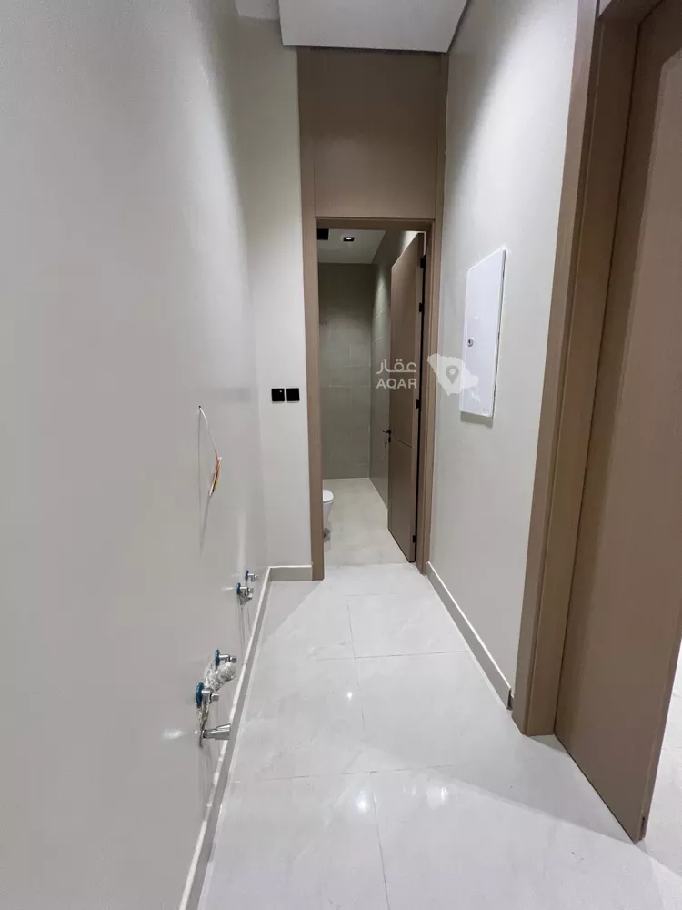Floor for Sale in Riyadh Al Khaleej