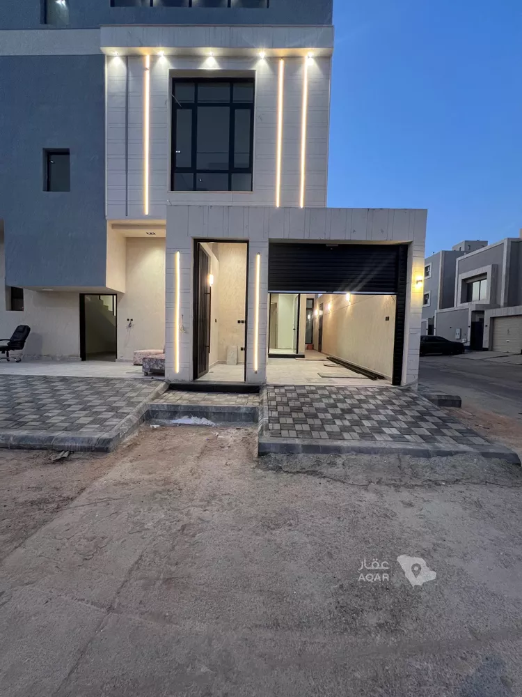 Floor for Sale in Riyadh Al Khaleej 5