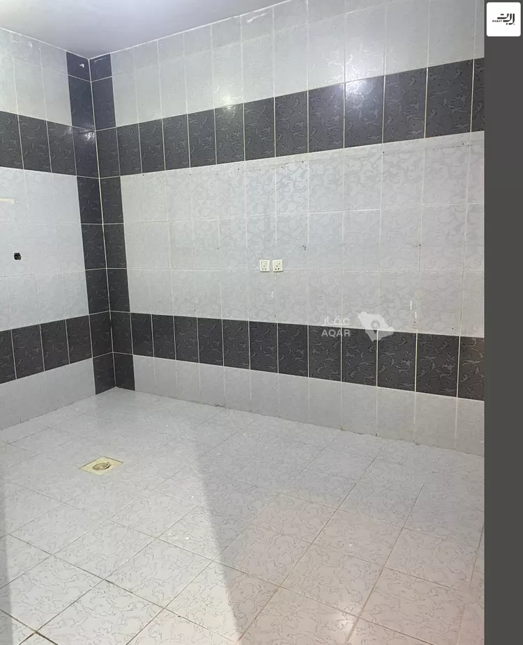 Floor for Rent in Riyadh Al Qirawan 2