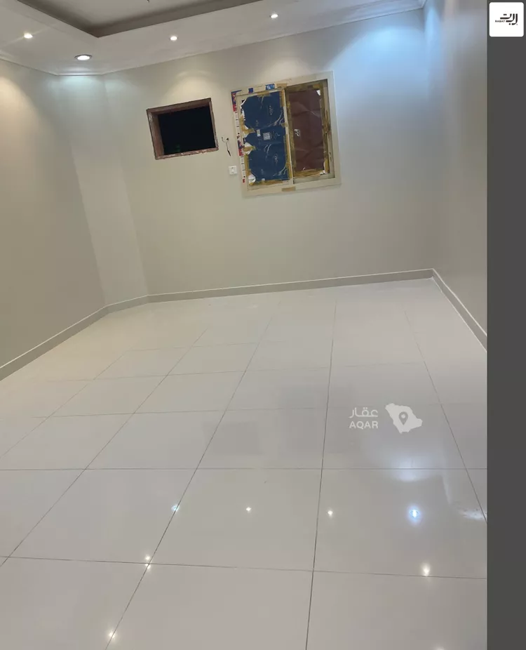 Floor for Rent in Riyadh Al Qirawan 11