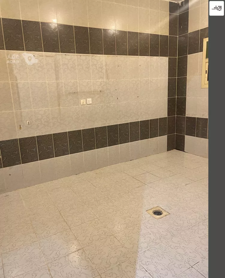 Floor for Rent in Riyadh Al Qirawan 10