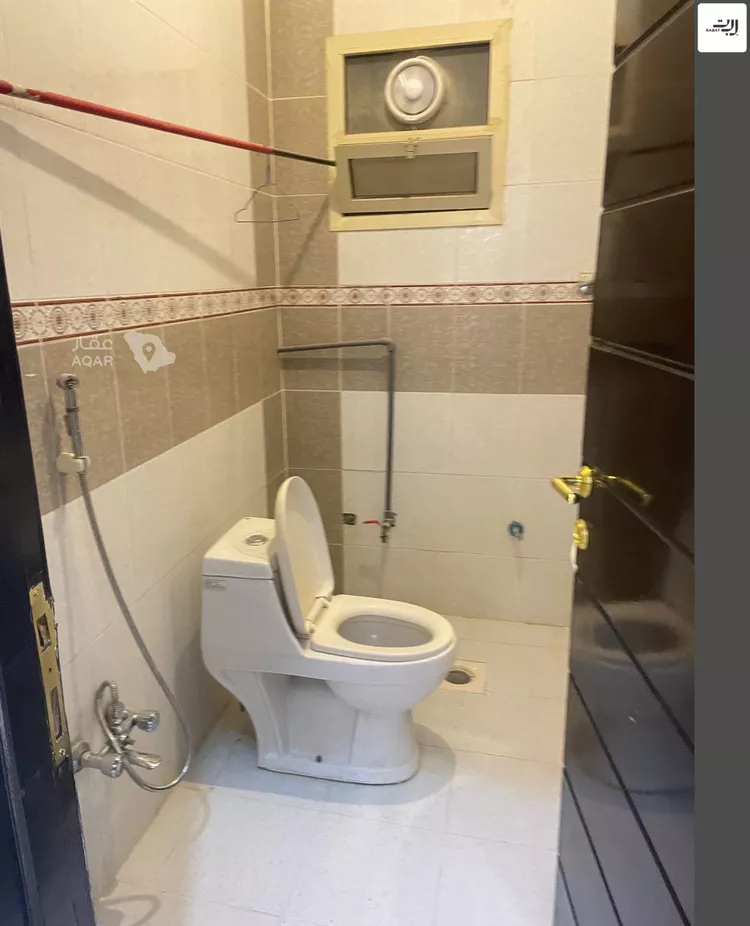 Floor for Rent in Riyadh Al Qirawan 9