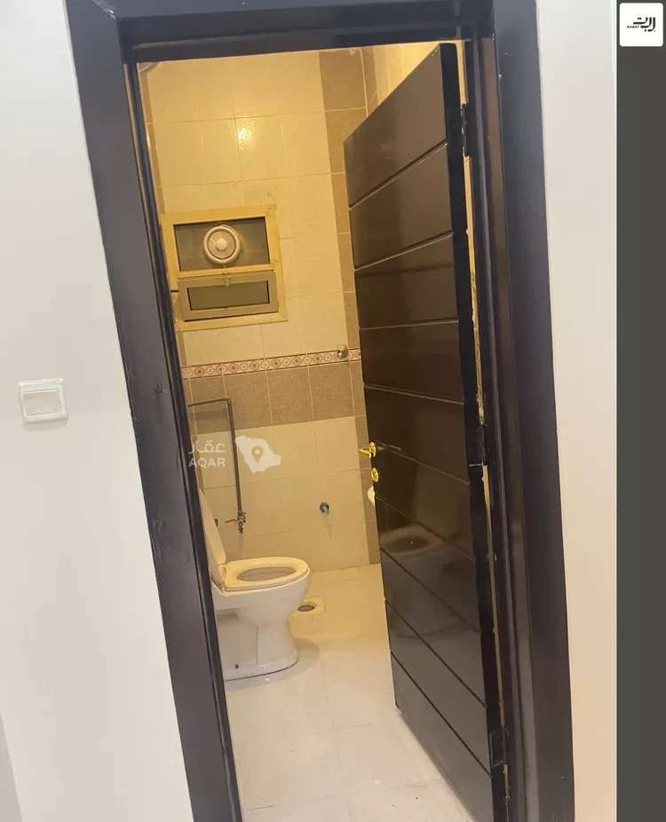 Floor for Rent in Riyadh Al Qirawan 6