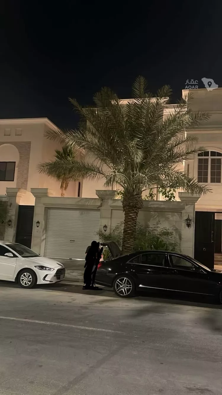 فيلا للبيع في شارع الزيزفون, حي الحسام, مدينة الدمام, المنطقة الشرقية 2
