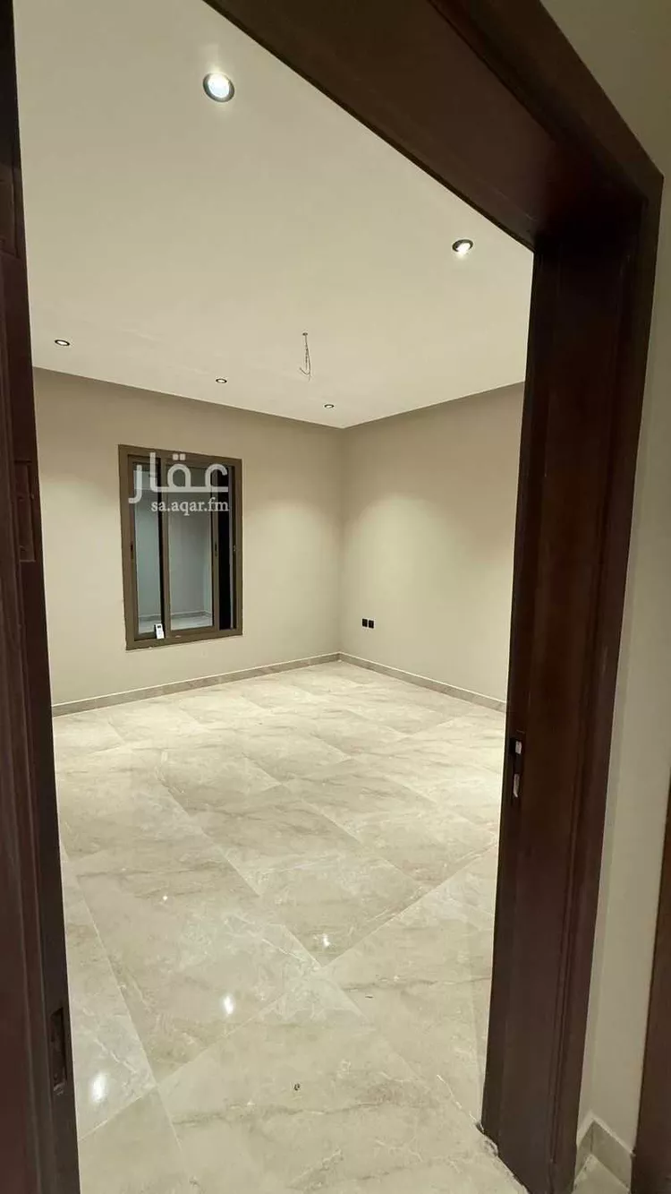Building for Rent in Medina Al Khalidiyah