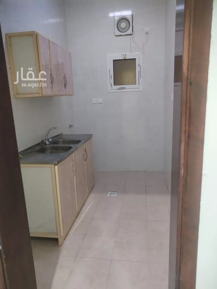 شقة للإيجار في شارع ابي الحرم المقدسي, حي الامارة, مدينة ينبع, منطقة المدينة المنورة صورة 3