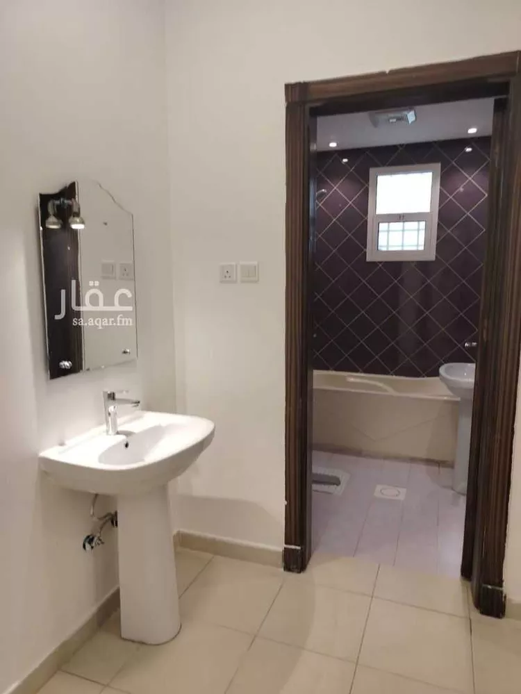 Floor for Rent in Riyadh Al Khalidiyah صورة 3