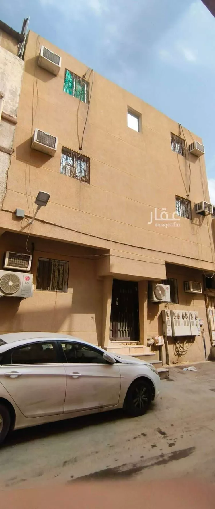 عمارة للبيع في شارع محمود النجاري, حي أم الحمام الشرقي, مدينة الرياض, منطقة الرياض 1 صورة