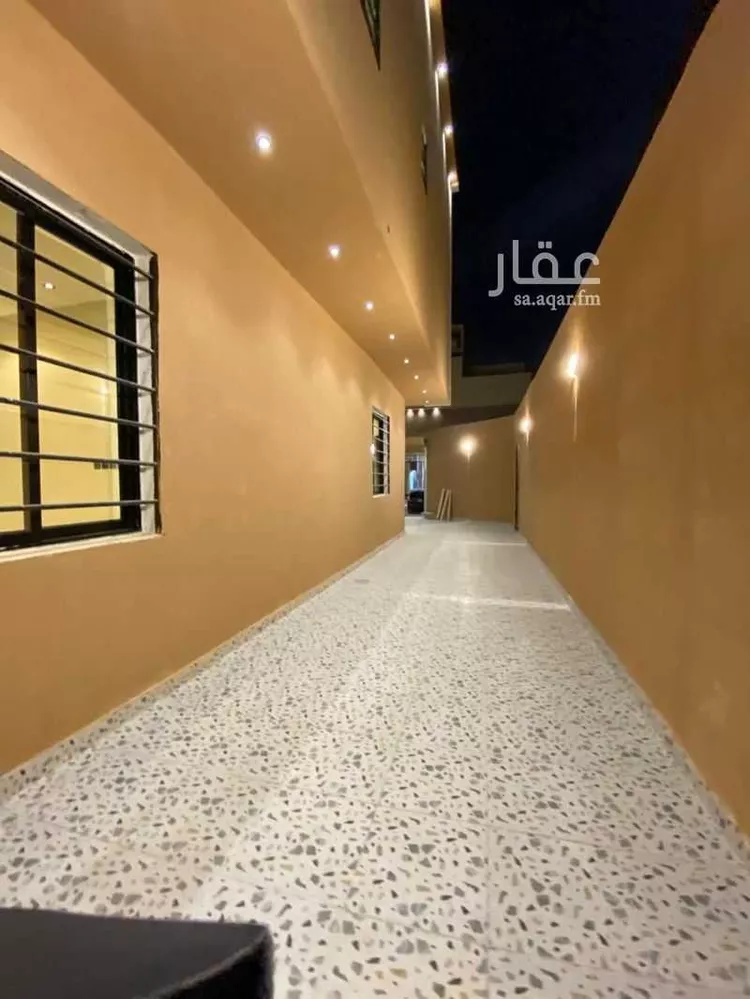 فيلا للبيع في شارع أحمد بن محمد البغدادي, حي عكاظ, مدينة الرياض, منطقة الرياض صورة 2