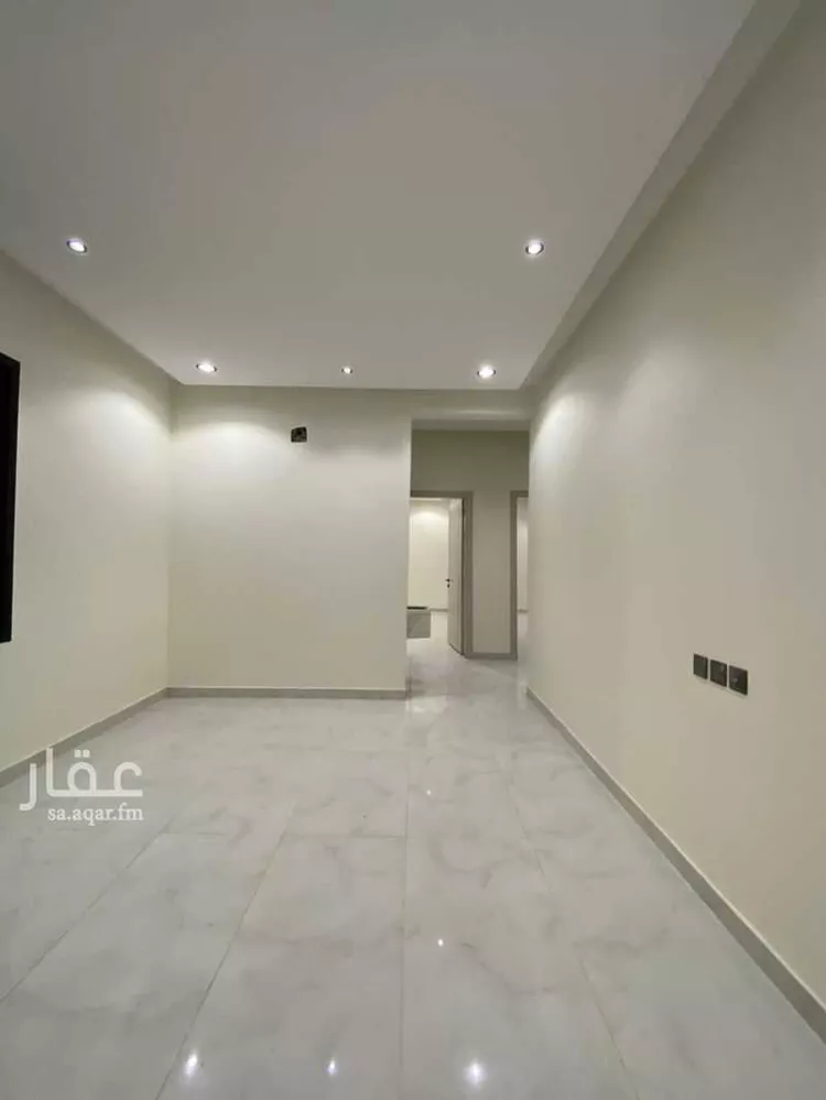 فيلا للبيع في شارع أحمد بن محمد البغدادي, حي عكاظ, مدينة الرياض, منطقة الرياض صورة 3