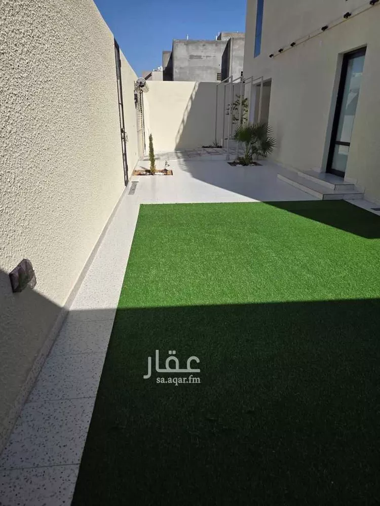 فيلا للبيع في شارع عبد الله بن بصيلة ، حي المحمدية ، عنيزة ، عنيزة