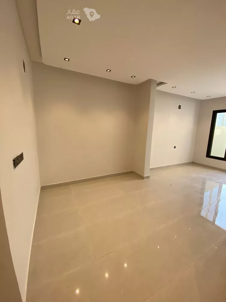 شقة للبيع في شارع طريق العزيزيه, حي طيبة, مدينة الرياض, منطقة الرياض 3