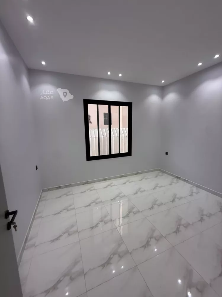 دور للبيع في شارع شاهين, حي العزيزية, مدينة الرياض, منطقة الرياض 8