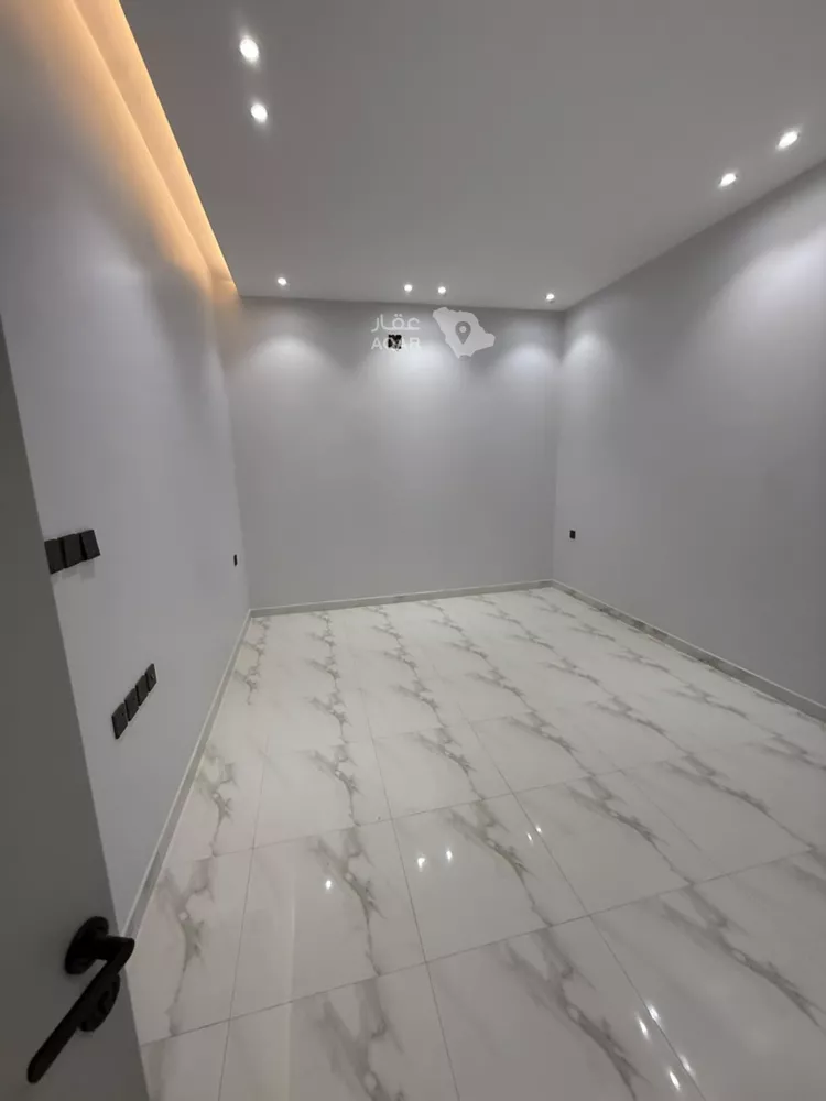 دور للبيع في شارع شاهين, حي العزيزية, مدينة الرياض, منطقة الرياض 6