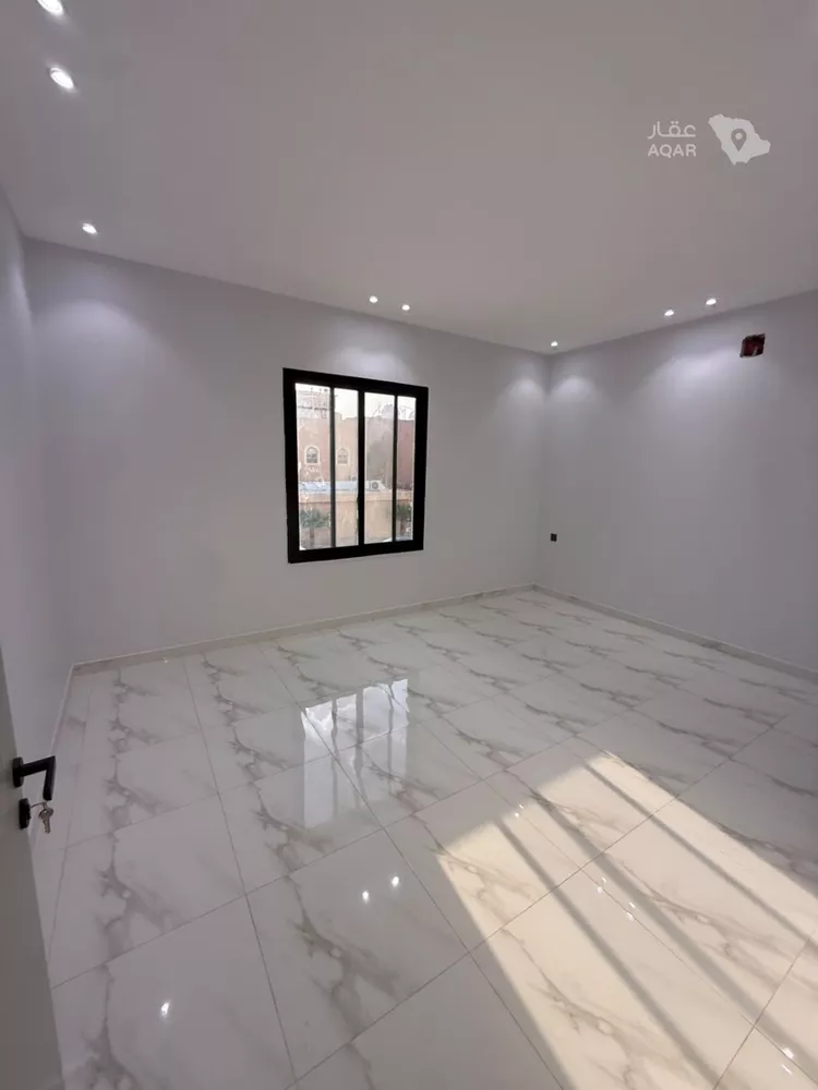 دور للبيع في شارع شاهين, حي العزيزية, مدينة الرياض, منطقة الرياض 5